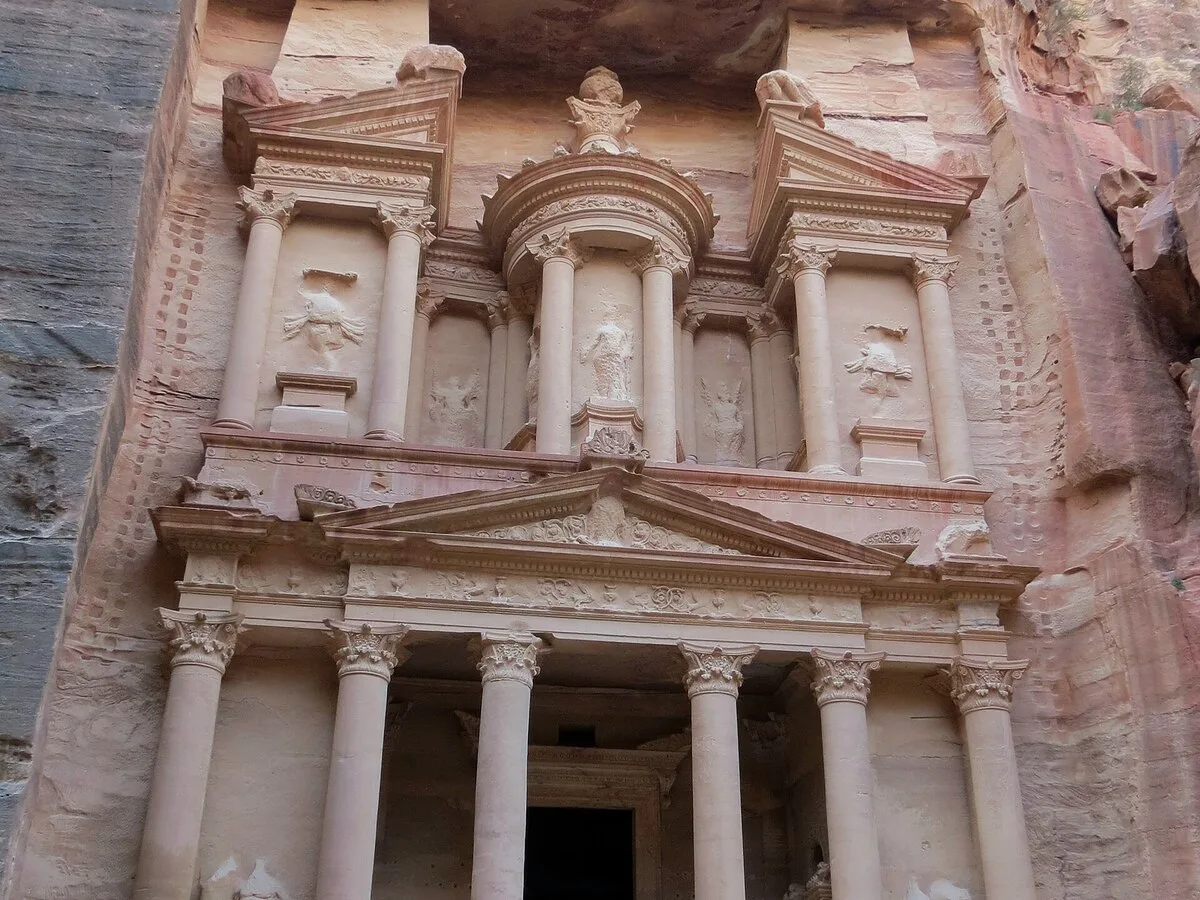 El Tesoro de Petra, visto desde el Siq.